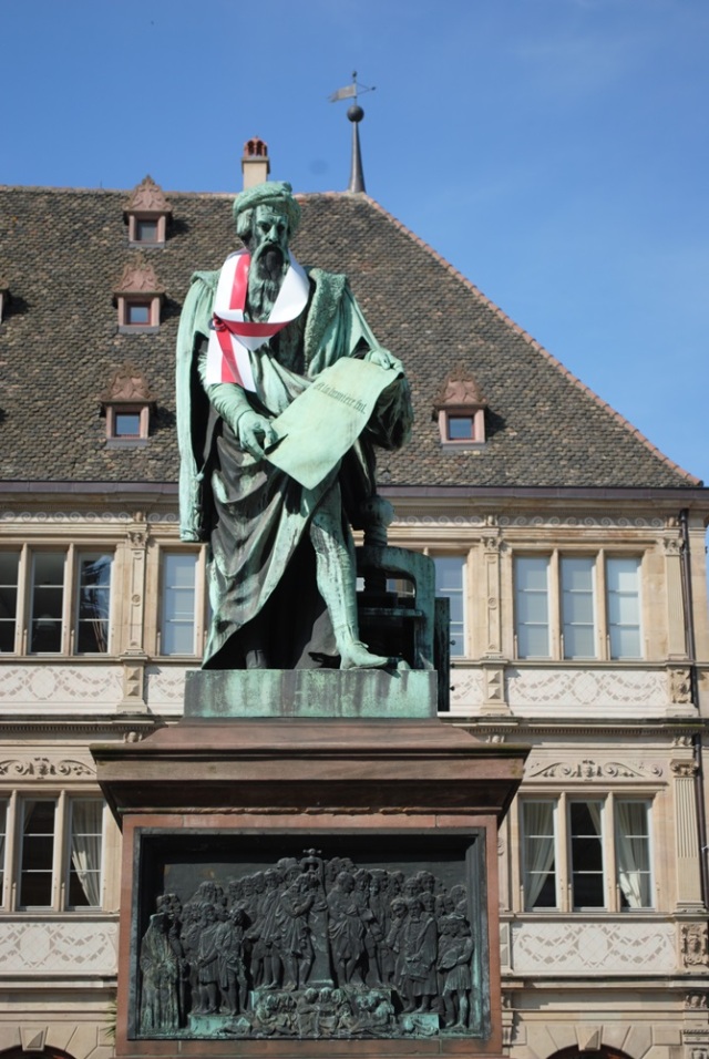 Johann Gutenberg, der opfandt bogtrykkerkunsten i den vestlige verden.